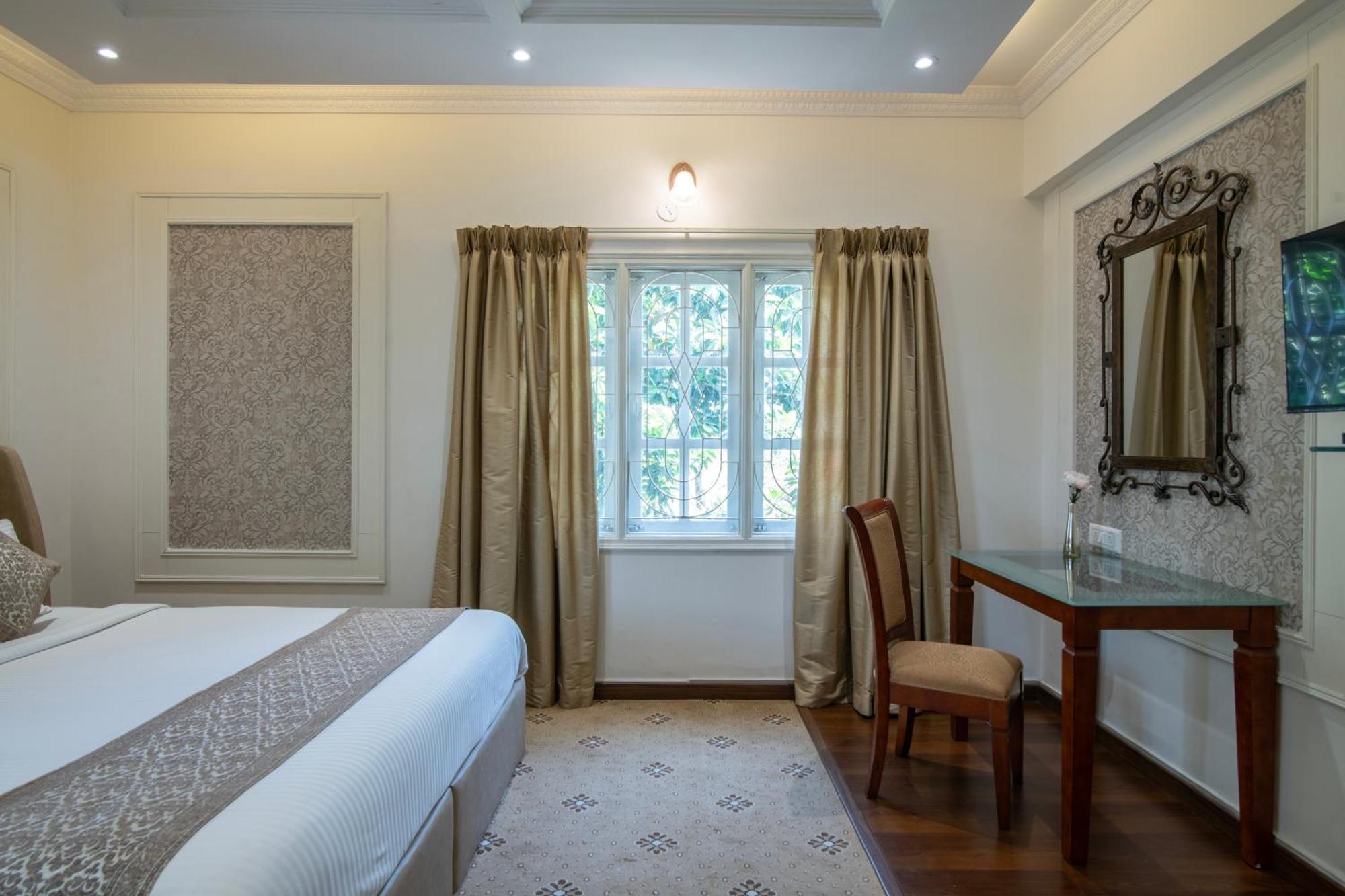 Hyde Park Hotel Бангалор Екстериор снимка